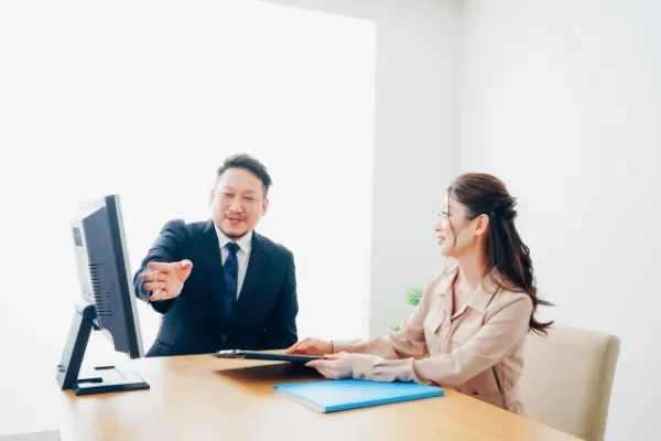 人事評価面談を成功させる質問力とは?「限定質問」と「拡大質問」の効果的な使い方