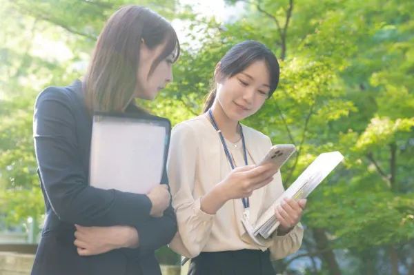 KGIとKPIの違いとは?企業の目標達成に欠かせない2つの指標をわかりやすく解説